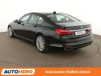 Gebraucht BMW 740 326 PS (239 kW) 2018 Saphirschwarz Limousine
