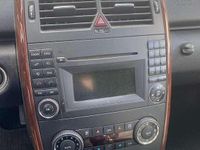 Gebraucht Mercedes A180 109 PS (80 kW) 2011 Polarsilber  metalliclack Kleinwagen