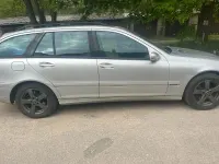 Second-hand Mercedes C200 Avantgarde 163 CP (119 kW) 2002 Argintiu Break
