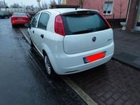Gebraucht Fiat Punto Pop 69 PS (50 kW) 2012 Weiß Kleinwagen