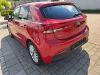 Gebraucht Kia Rio Spirit 101 PS (74 kW) 2017 Rot Limousine