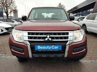 Gebraucht Mitsubishi Pajero Basis 190 PS (139 kW) 2018 Rot SUV