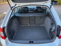 Gebraucht Skoda Octavia Elegance 105 PS (77 kW) 2015 Weiß Kleinwagen