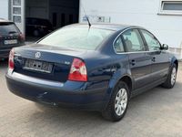 Gebraucht VW Passat 130 PS (95 kW) 2003 Blau Limousine