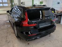 Gebraucht Volvo V60 R-Design 341 PS (250 kW) 2021 Black stone Kombi