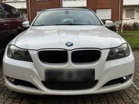 Gebraucht BMW 318 143 PS (105 kW) 2010 Weiß Kombi