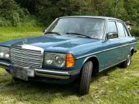 Gebraucht Mercedes 250 129 PS (94 kW) 1978 Blau Limousine
