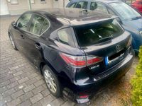 Gebraucht Lexus CT200h 136 PS (100 kW) 2015 Grau Limousine