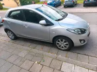 Gebraucht Mazda 2 Center-Line 75 PS (55 kW) 2012 Silber Kleinwagen