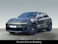 Nuova Porsche Macan 330 kW (449 CV) 2026 Verde SUV