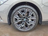 Gebraucht BMW 550e Performance 489 PS (359 kW) 2024 Grau Limousine