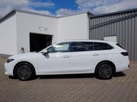 Gebraucht VW Passat Elegance 150 PS (110 kW) 2024 Weiß Kombi