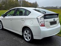 Gebraucht Toyota Prius 136 PS (100 kW) 2009 Weiß Kleinwagen