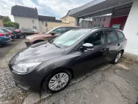 Gebraucht Ford Focus Trend 125 PS (91 kW) 2015 Grau Limousine