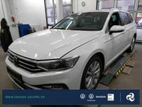 Gebraucht VW Passat Elegance 150 PS (110 kW) 2024 Gletscherweiß metallic Kombi