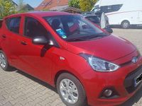 Gebraucht Hyundai i10 Classic 67 PS (49 kW) 2016 Rot Kleinwagen