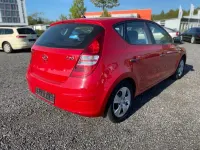 Gebraucht Hyundai i30 Classic 109 PS (80 kW) 2010 Rot Limousine