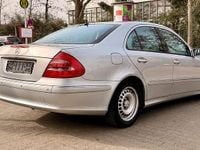 Gebraucht Mercedes E320 Avantgarde 204 PS (150 kW) 2003 Silber Limousine