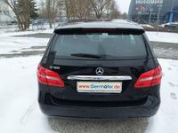 Gebraucht Mercedes B180 122 PS (89 kW) 2014 Schwarz Van / Kleinbus