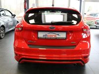 Gebraucht Ford Focus ST-Line 182 PS (133 kW) 2018 Rot Limousine