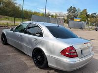 Usata Mercedes E420 314 CV (230 kW) 2005 Argento Berlina