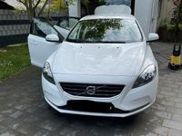 Gebraucht Volvo V40 114 PS (83 kW) 2014 Weiß Limousine