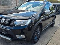 Gebraucht Dacia Sandero Prestige 90 PS (66 kW) 2017 Schwarz Limousine