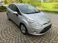 Gebraucht Ford Fiesta Titanium 97 PS (71 kW) 2010 Silber Kleinwagen