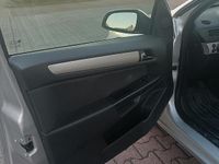 Gebraucht Opel Astra Edition 105 PS (77 kW) 2007 Silber Kombi