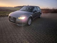 Gebraucht Audi A3 Attraction 125 PS (91 kW) 2016 Monsungrau metallic Kleinwagen