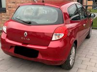 Gebraucht Renault Clio II 75 PS (55 kW) 2009 Rot Limousine