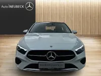 Gebraucht Mercedes A250 Advanced Plus 163 PS (119 kW) 2022 Digitalweiß Limousine