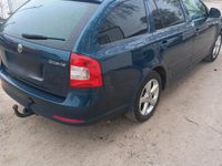 Gebraucht Skoda Octavia 105 PS (77 kW) 2011 Blau Kombi