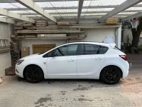 Gebraucht Opel Astra Color Edition 179 PS (131 kW) 2012 Weiß Kleinwagen