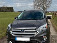 Gebraucht Ford Kuga Titanium 150 PS (110 kW) 2017 Grau SUV