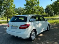 Gebraucht Mercedes B180 122 PS (89 kW) 2015 Weiß Kleinwagen
