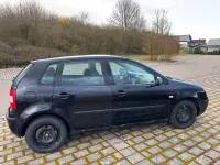Gebraucht VW Polo Basis 64 PS (47 kW) 2003 Schwarz Kleinwagen
