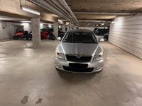 Gebraucht Skoda Octavia 105 PS (77 kW) 2012 Grau Kombi