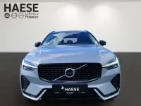 Gebraucht Volvo XC60 Plus 197 PS (144 kW) 2023 Silver dawn metallic / metalli SUV