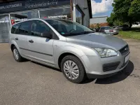 Gebraucht Ford Focus Trend 101 PS (74 kW) 2005 Silber Limousine