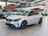 Usata Opel Corsa-e 100 kW (136 CV) 2023 Argento Utilitaria