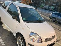Gebraucht Toyota Yaris 68 PS (50 kW) 2005 Weiß Kleinwagen