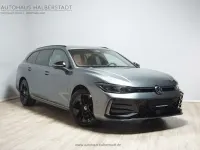 Gebraucht VW Passat R-line 193 PS (141 kW) 2024 Graphitgrau metallic (metallic) Kombi