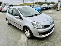 Gebraucht Renault Clio II 75 PS (55 kW) 2005 Silber Kleinwagen