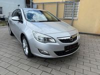Gebraucht Opel Astra 140 PS (102 kW) 2012 Silber Limousine