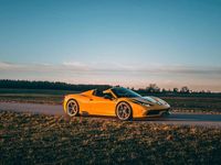Gebraucht Ferrari 458 605 PS (444 kW) 2015 Giallo modena Cabrio