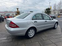 Gebraucht Mercedes C220 Classic 143 PS (105 kW) 2003 Silber Limousine