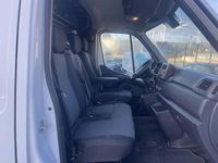 Gebraucht Renault Master 150 PS (110 kW) 2024 Weiß Van / Kleinbus