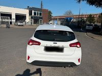 Second-hand Ford Focus 100 CP (73 kW) 2019 Alb Hatchback