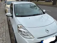 Używany Renault Clio IV 75 KM (55 kW) 2012 Biały Sedan/Limuzyna